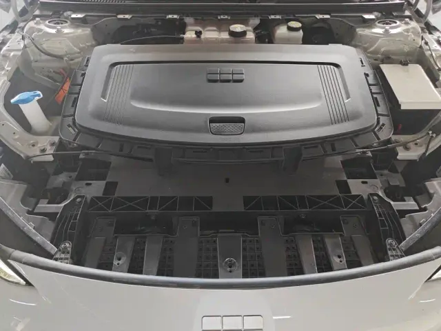 Geely Galaxy E8 — Фото автомобиля 21