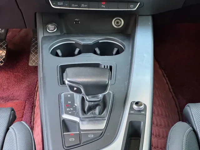 Audi A4L — Фото автомобиля 13