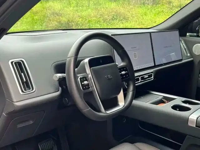 Li Auto L9 — Фото автомобиля 8