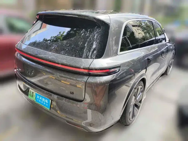 Li Auto L8 — Фото автомобиля 2