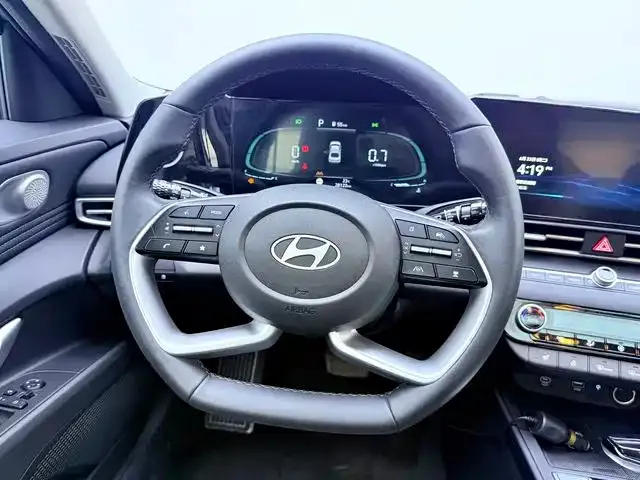 Hyundai Elantra — Фото автомобиля 4