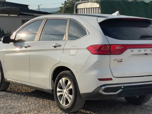 Haval M6 — Фото автомобиля 6