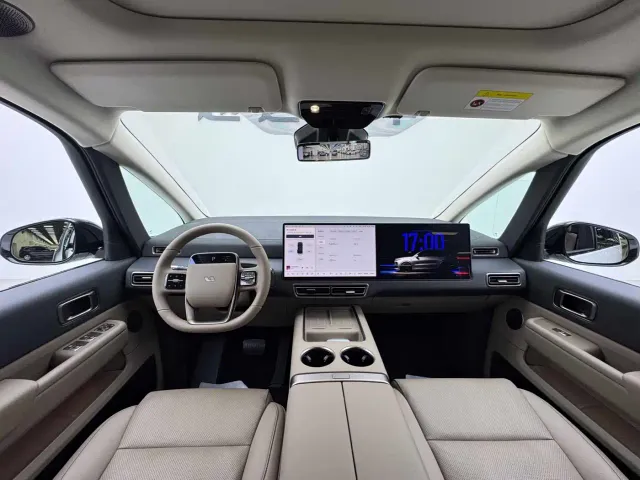 Li Auto MEGA — Фото автомобиля 10