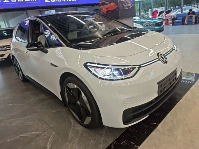 Volkswagen ID.3 — Фото автомобиля 3