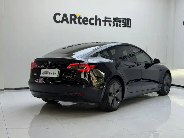 Tesla Model 3 — Фото автомобиля 7