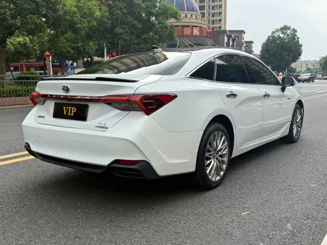Toyota Avalon — Фото автомобиля 6