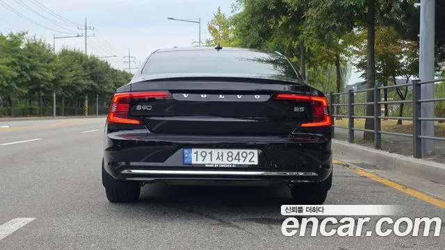 Volvo S90 — Фото автомобиля 4