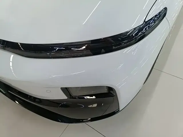 Leapmotor B01 — Фото автомобиля 23