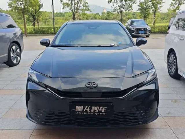 Toyota Camry — Фото автомобиля 3