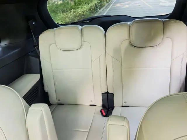 Li Auto ONE — Фото автомобиля 10