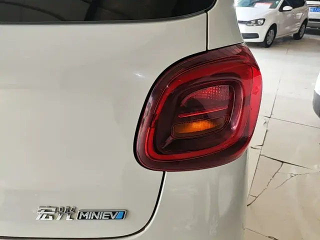 Wuling Hongguang Mini EV — Фото автомобиля 7