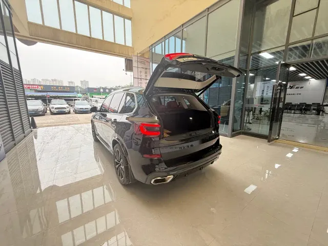 BMW X5 — Фото автомобиля 14