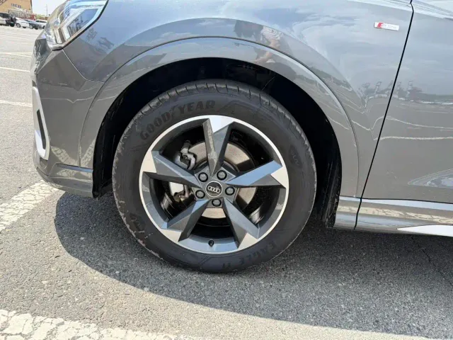 Audi Q3 — Фото автомобиля 15