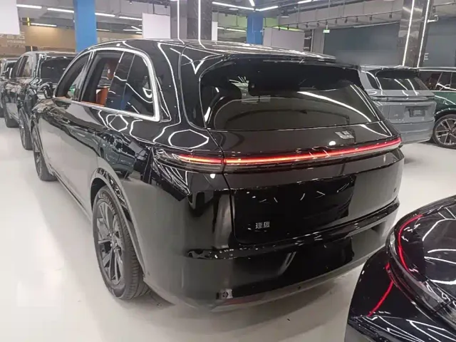 Li Auto L7 — Фото автомобиля 4