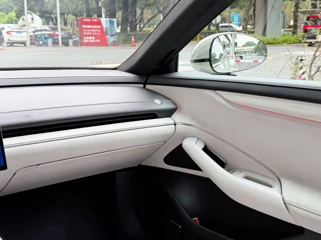 Xiaomi SU7 — Фото автомобиля 9