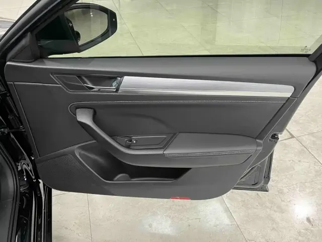 Škoda Superb 2024 TSI280 DSG Premium Edition — Фото автомобиля 17