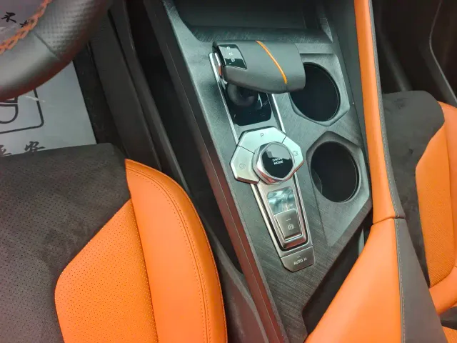Changan Changan UNI-V 2023 1.5T Premium Edition — Фото автомобиля 8