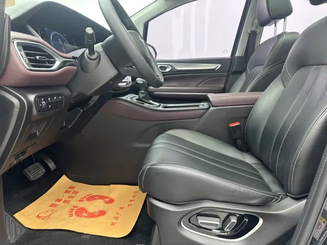 GAC Trumpchi M6 — Фото автомобиля 12