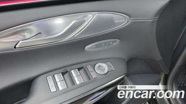 Genesis GV70 2.5T Бензин AWD — Фото автомобиля 28
