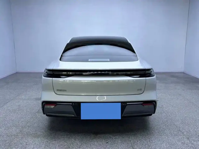 Geely Galaxy E8 — Фото автомобиля 9