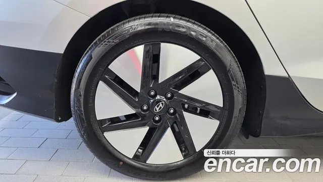 Hyundai Ioniq 6 — Фото автомобиля 5