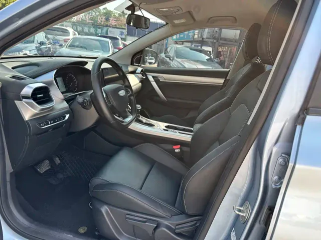 Geely Binyue — Фото автомобиля 19