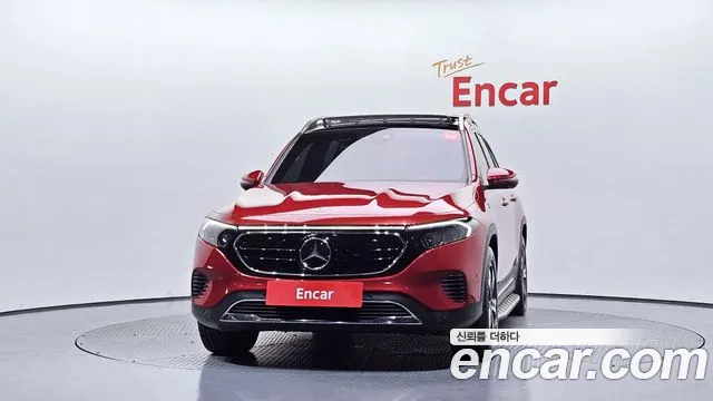 Mercedes-Benz EQB — Фото автомобиля 3