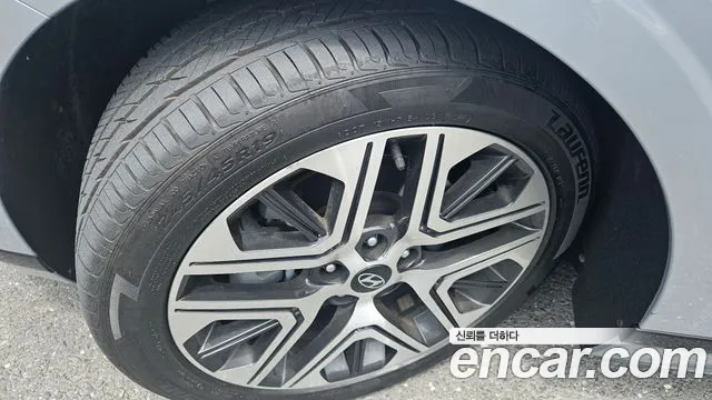 Hyundai Grandeur Grandeur (GN7) 2.5 Бензин 2WD — Фото автомобиля 15