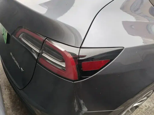 Tesla Model Y — Фото автомобиля 7