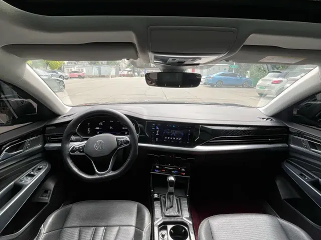 Volkswagen Passat — Фото автомобиля 10