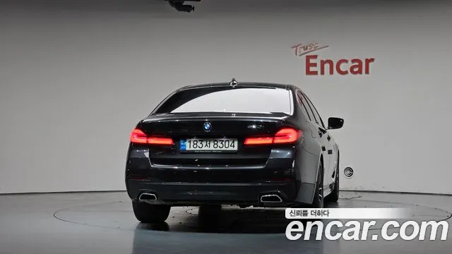 BMW 5-Series — Фото автомобиля 4