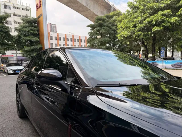 Hongqi H5 — Фото автомобиля 21