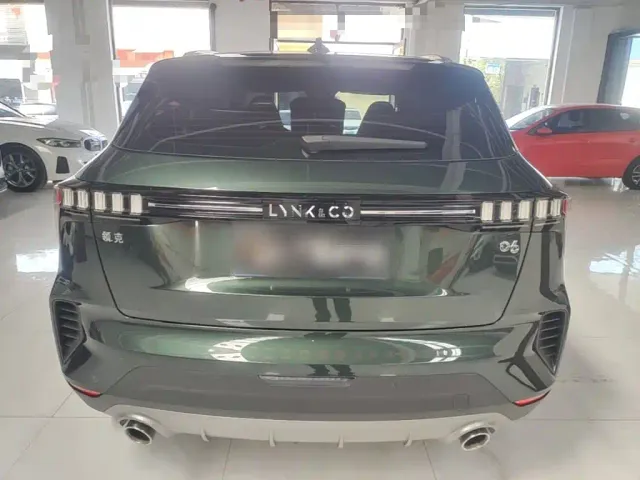 Lynk & Co 06 — Фото автомобиля 5