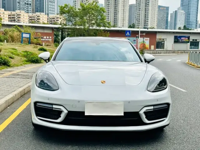 Porsche Panamera — Фото автомобиля 2