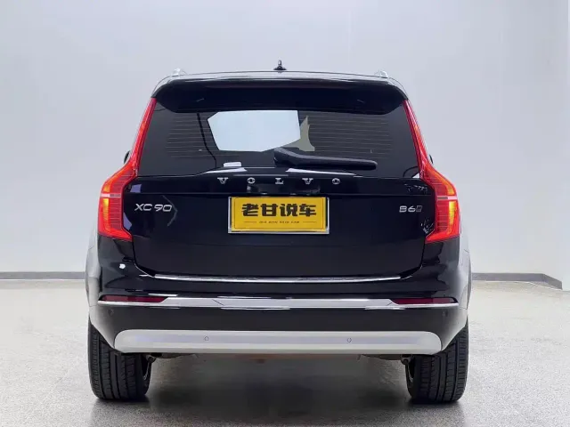 Volvo XC90 — Фото автомобиля 6