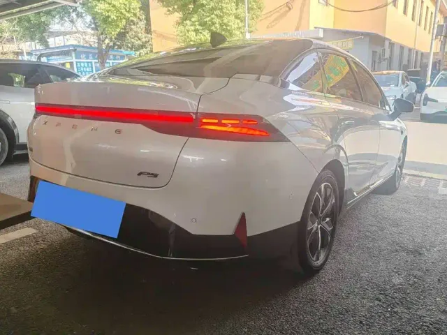 Xpeng P5 — Фото автомобиля 10
