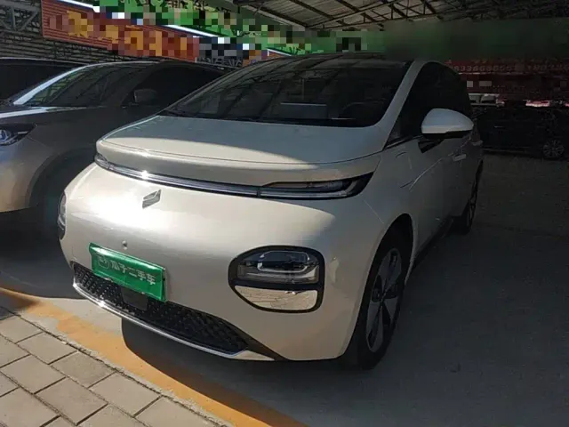 Фотография автомобиля — Baojun Cloud