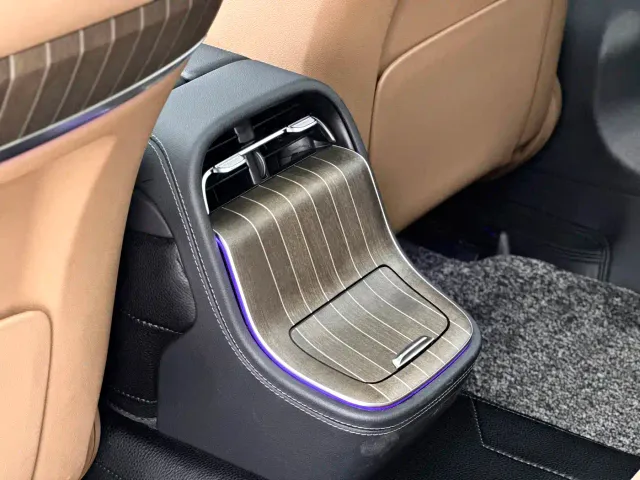 Mercedes-Benz E-Class — Фото автомобиля 10