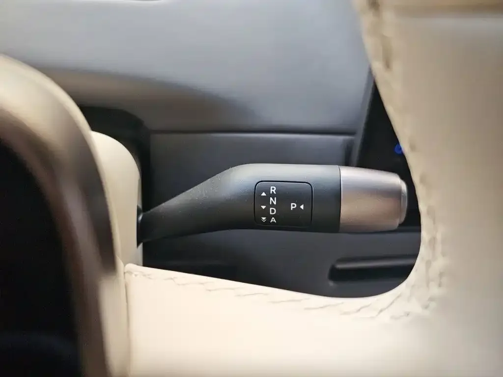 Li Auto Li Auto i6 2025 2WD Base Model — Фото автомобиля 10