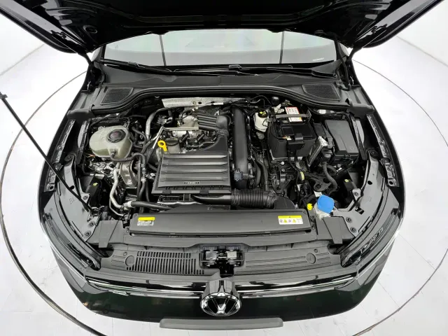 Volkswagen Golf — Фото автомобиля 8