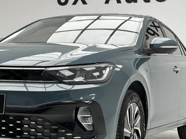 Volkswagen Lavida — Фото автомобиля 3