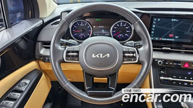 Kia Carnival Generation 4 — Фото автомобиля 13