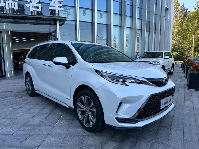 Toyota Granvia — Фото автомобиля 3