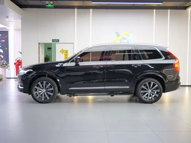 Volvo XC90 — Фото автомобиля 4
