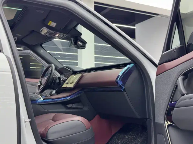 Land Rover Range Rover Sport — Фото автомобиля 10
