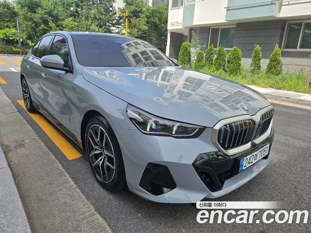 BMW 5-Series — Фото автомобиля 9
