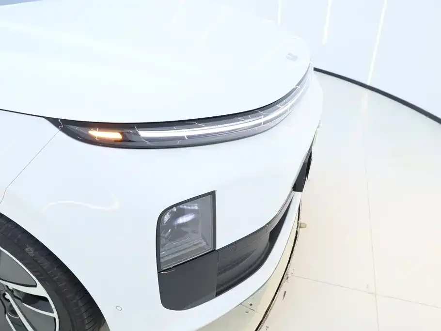 Li Auto Li Auto L6 2024 Pro — Фото автомобиля 17