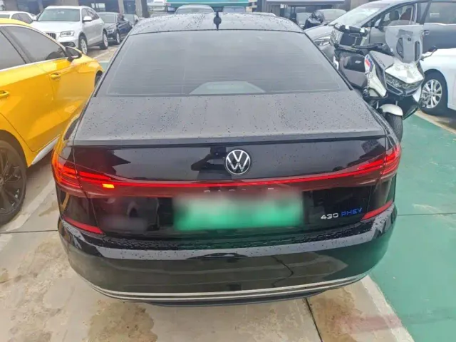 Volkswagen Passat — Фото автомобиля 5