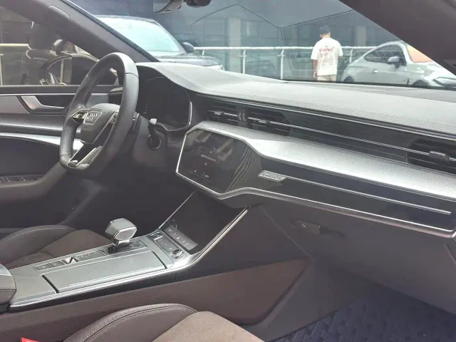 Audi A7L — Фото автомобиля 5