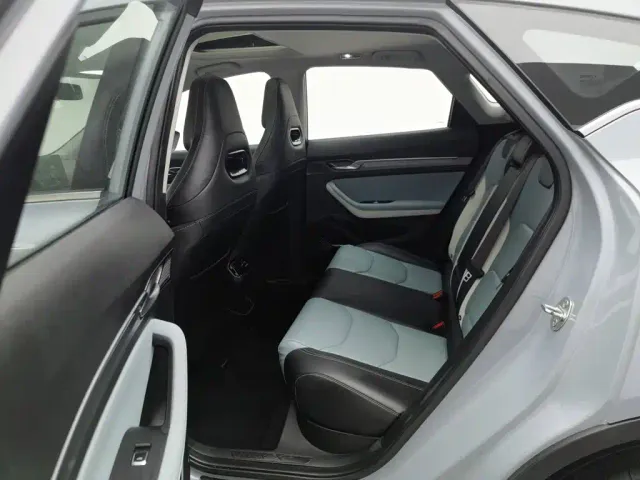 Geely Emgrand S — Фото автомобиля 15